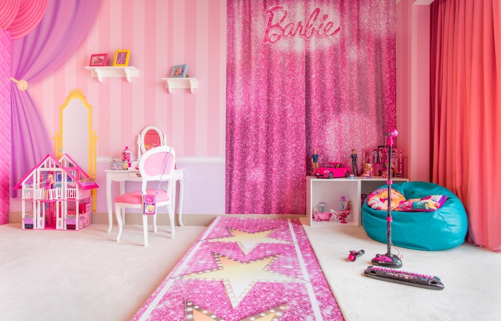barbie themed hotel room