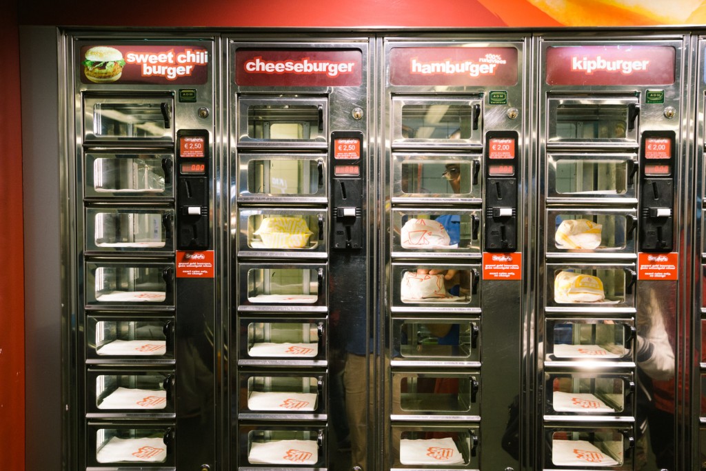 amsterdam-smullers-febo-fast-food-vending-machine-automatiek-croquette-burger-fries-1