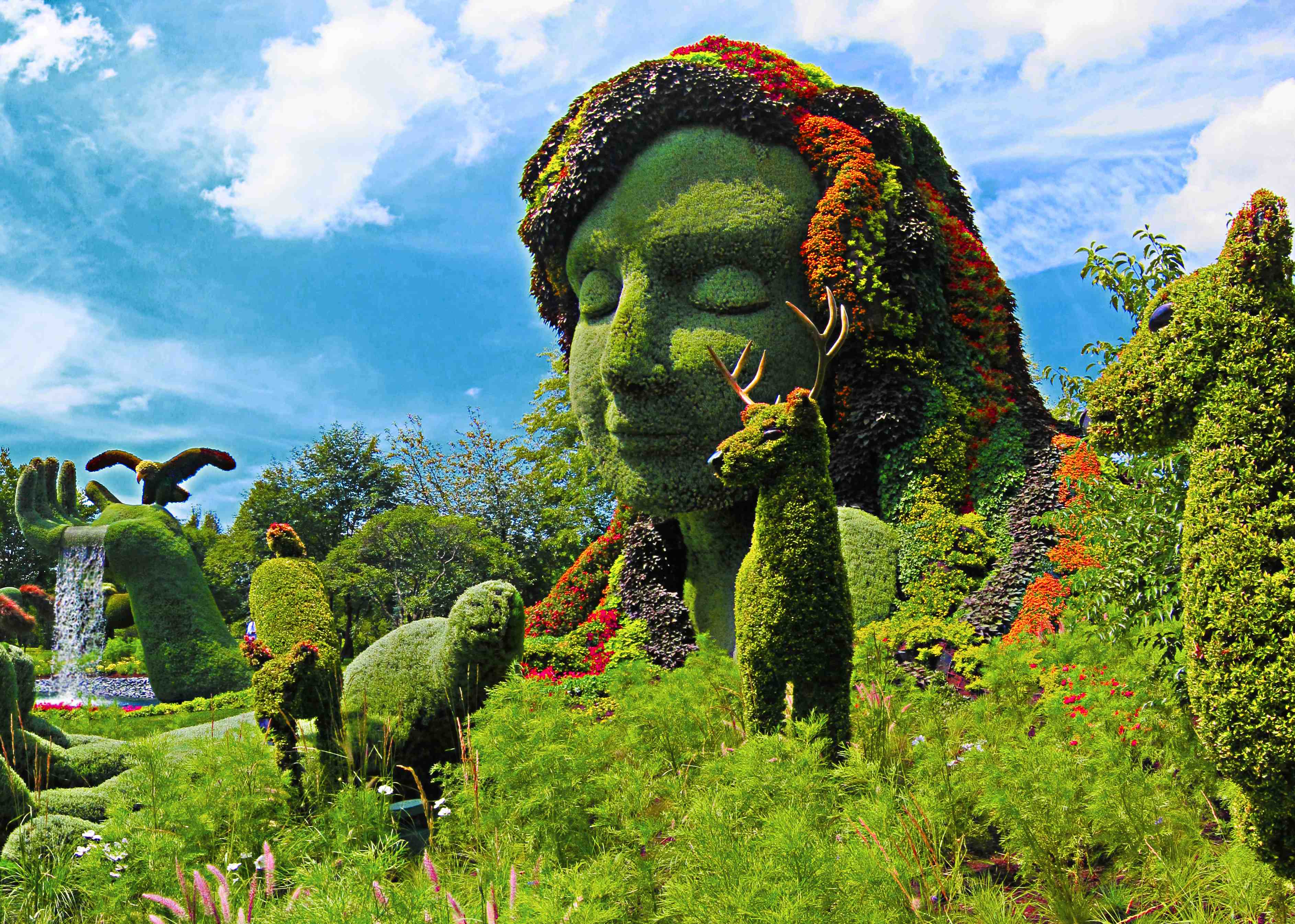 Check Out These Living Sculptures At Montreal S Botanical Gardens