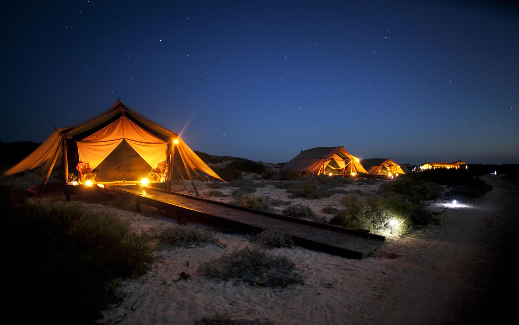 Sal-Salis-Tents-at-Night
