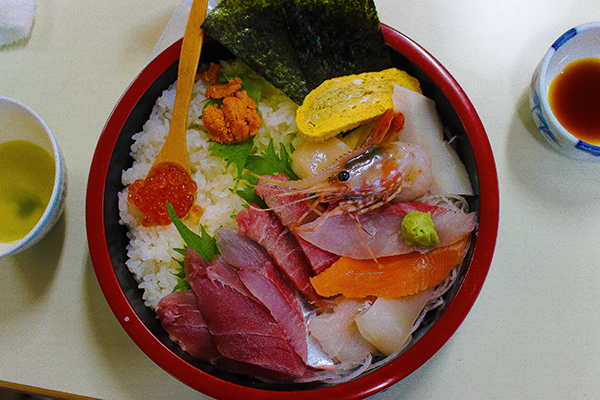 A bowl of rice, meat and vegetables from the Sapporo Central Wholesale Market
